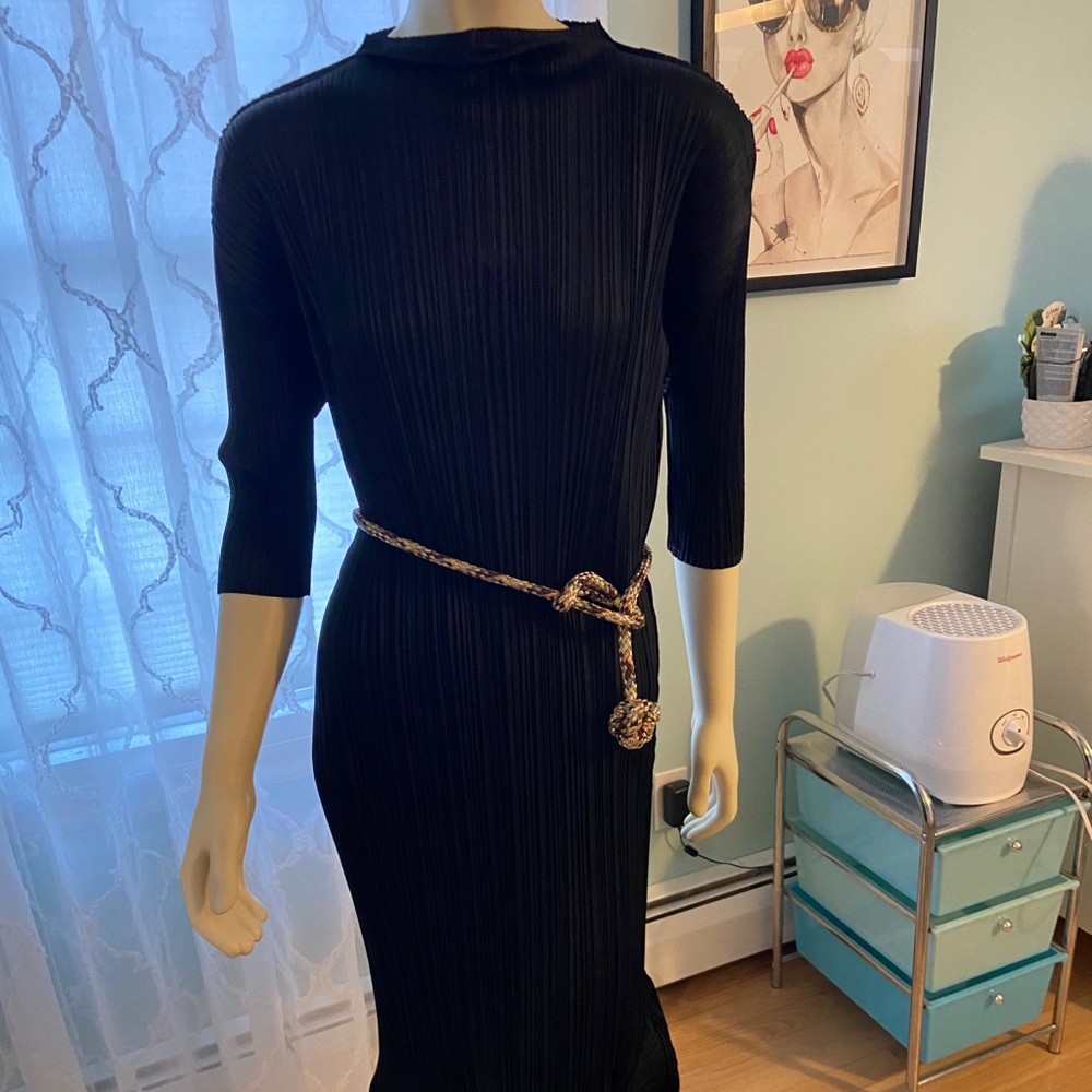 NWOT Black Pleated Dress With Belt